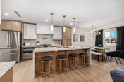 Old Town Luxury Remodel/Heated Pool/Sleeps 14