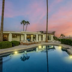 Beautiful Red Mountain Views 4 Bed/3.5 Bath/Pool/Rooftop Deck