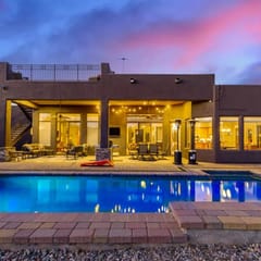 Scottsdale Luxury - 4 Bedroom Home w/Pool, Rooftop Deck, Office, Game Room
