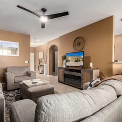 Spacious Well-Appointed Townhome 3 Bed/3 Bath