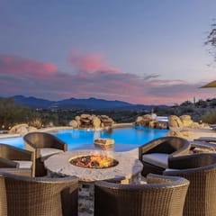 Stunning Secluded Ranch, Sleeps 6 Comfortably, Pool & Jacuzzi
