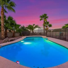 Vibrant 4 Bedroom w/Pool & Spa