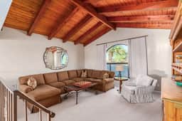 Beautiful Red Mountain Views 4 Bed/3.5 Bath/Pool/Rooftop Deck