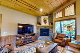 Pristine Torreon Cabin, Sleeps 6