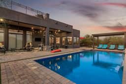 Scottsdale Luxury - 4 Bedroom Home w/Pool, Rooftop Deck, Office, Game Room
