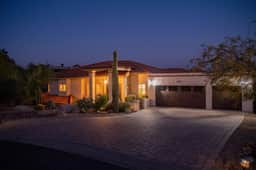 Southwestern Desert Escape/Heated Pool/Sleeps 12