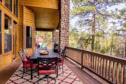 Torreon Family Cabin, Large Decks & Open Floorplan