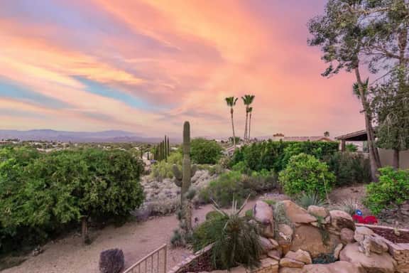 Overlook Delight with 3 Bedrooms and Amazing Views