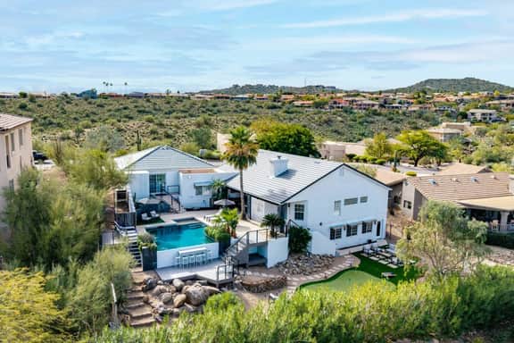 PAR19|Luxe Golf Retreat-Infinity Pool-Putting Grn.