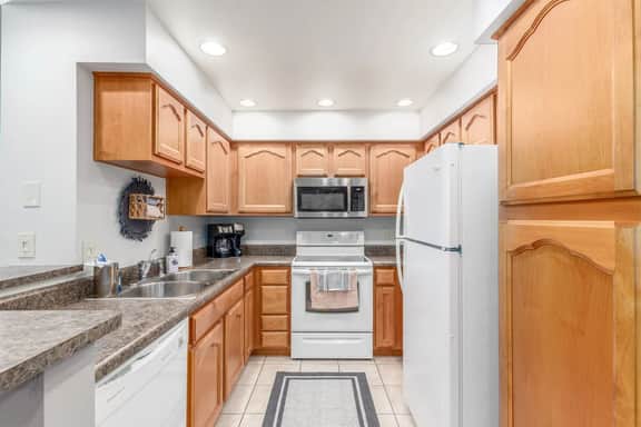 Racquet Club at Scottsdale Ranch 2 Bed/2 Bath Condo w/Pools, Hot Tubs, Tennis, Pickleball & Fitness Room