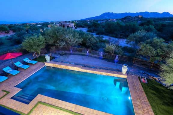 Scottsdale Luxury - 4 Bedroom Home w/Pool, Rooftop Deck, Office, Game Room