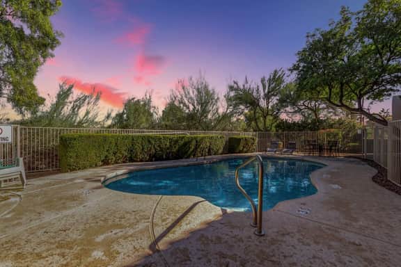 Spacious Well-Appointed Townhome 3 Bed/3 Bath