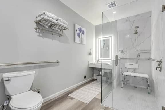 Stylish & Prestigious! 2 Bed/2 Bath-On The Avenue - Suite 101