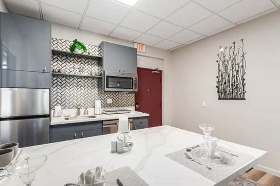 Stylish & Prestigious! 2 Bed/2 Bath-On The Avenue - Suite 201