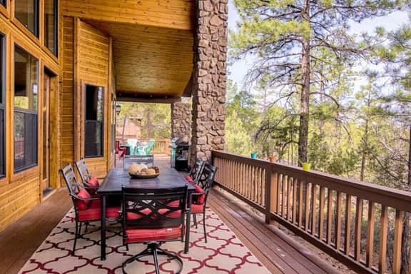 Torreon Family Cabin, Large Decks & Open Floorplan