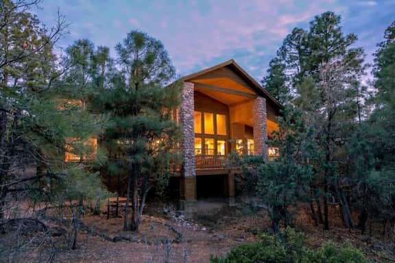 Torreon Family Cabin, Large Decks & Open Floorplan