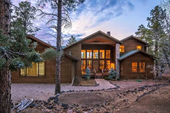 Torreon Family Cabin, Large Decks & Open Floorplan