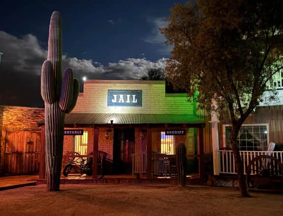 Wild West Gunsight Pass Sleeps 4