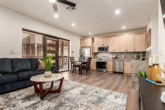 *New* Luxe Apartment 1 Bed/1 Bath - Fountain Hills 202