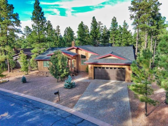Pristine Torreon Cabin, Sleeps 6