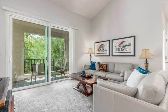 Racquet Club at Scottsdale Ranch 2 Bed/2 Bath Condo w/Pools, Hot Tubs, Tennis, Pickleball & Fitness Room