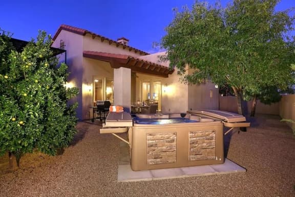 Scottsdale/Gated/2 Bedrm/Hot Tub