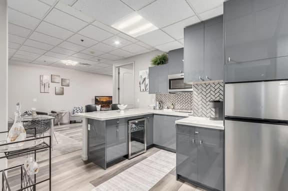 Stylish & Prestigious! 2 Bed/2 Bath-On The Avenue - Suite 101