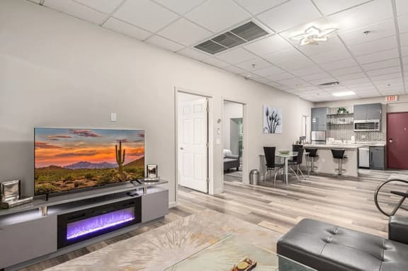 Stylish & Prestigious! 2 Bed/2 Bath-On The Avenue - Suite 201