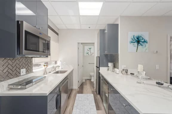 Stylish & Prestigious! 2 Bed/2 Bath-On The Avenue - Suite 200