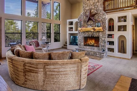 Torreon Family Cabin, Large Decks & Open Floorplan