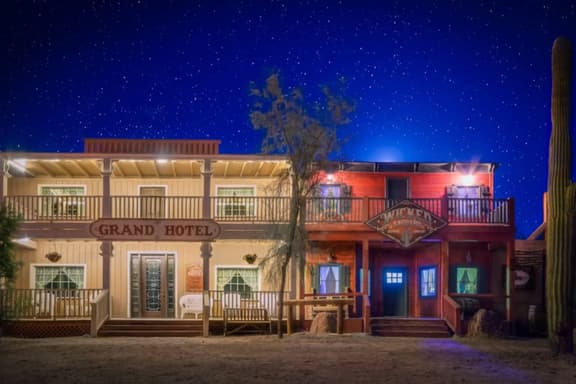 Wild West Gunsight Pass Sleeps 4