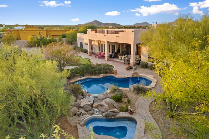 Condo vs. House for Arizona Snowbird Stay: Comfort and Cost Tips